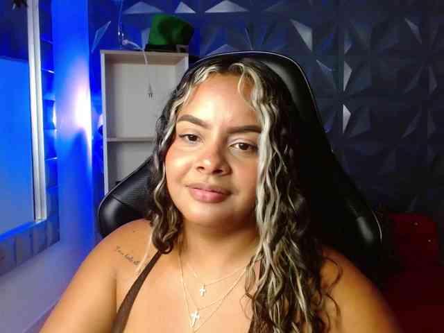 AmarantaRousse webcam