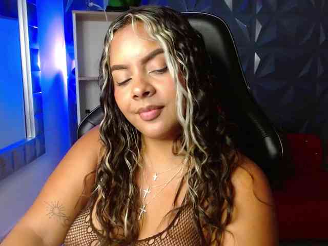 AmarantaRousse webcam