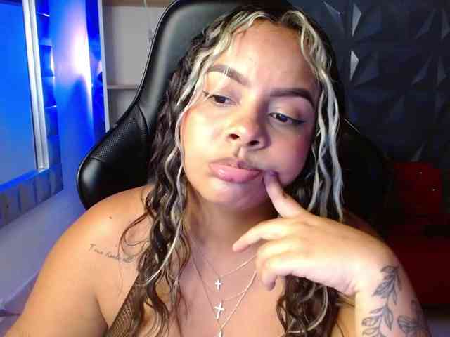 AmarantaRousse webcam