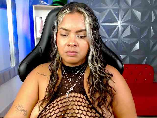 AmarantaRousse webcam