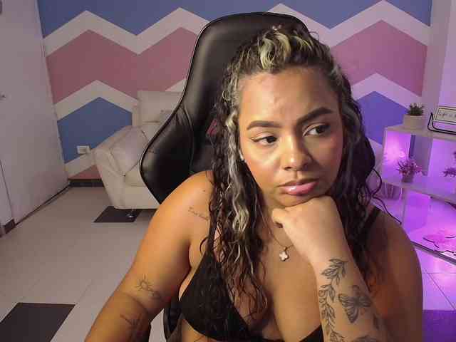 AmarantaRousse webcam