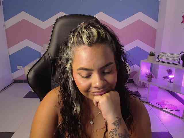 AmarantaRousse webcam