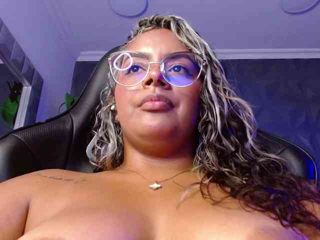 AmarantaRousse webcam