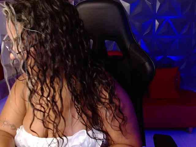 AmarantaRousse webcam