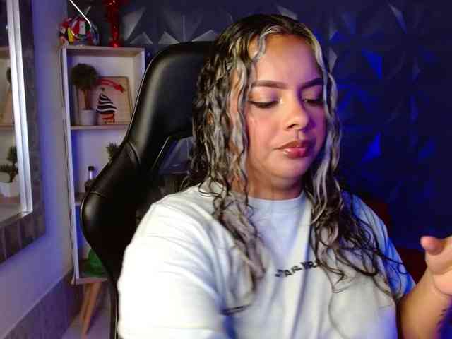 AmarantaRousse webcam