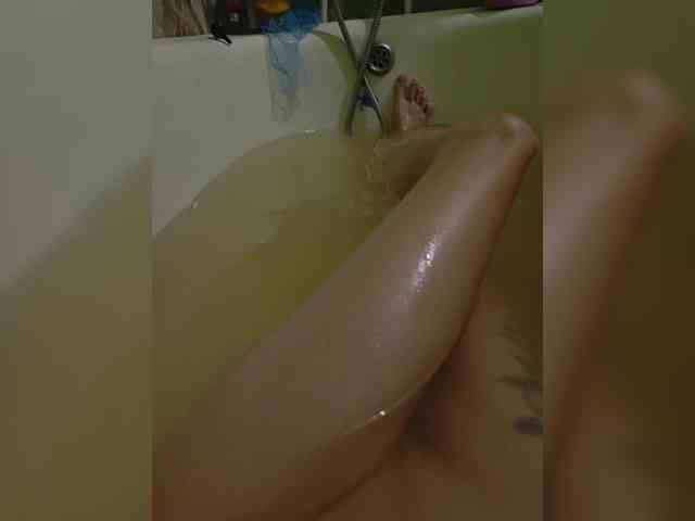 Kitty2044 Live Webcam on BongaCams