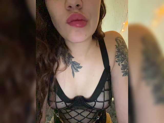 crystall-molly on BongaCams