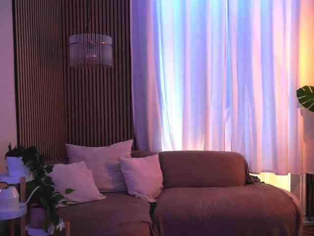 Naomiii18 webcam