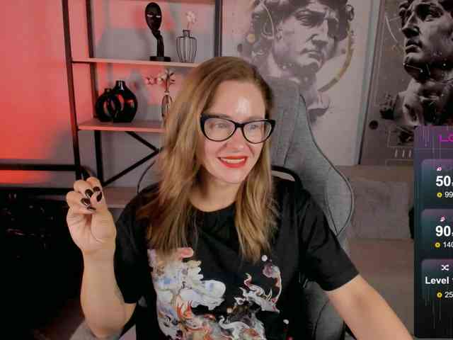 FreyaFindomFitGoddess webcam