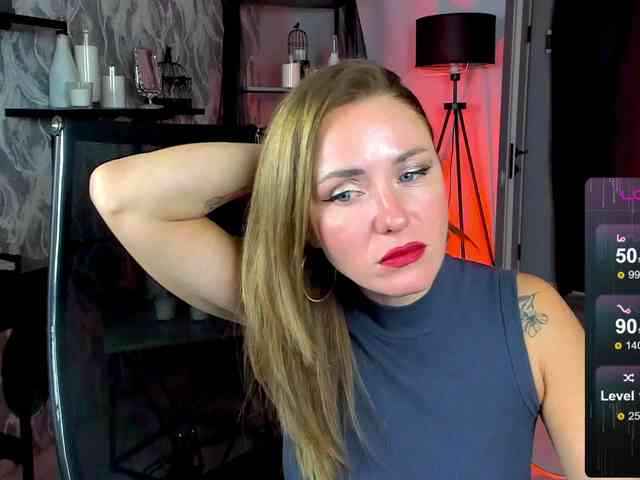 FreyaFindomFitGoddess webcam