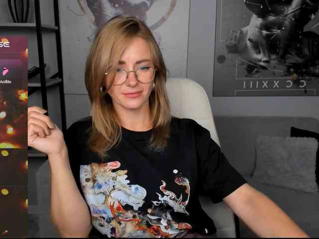 FreyaFindomFitGoddess webcam