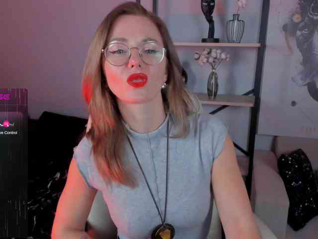FreyaFindomFitGoddess webcam