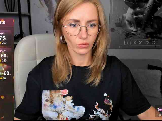 FreyaFindomFitGoddess webcam