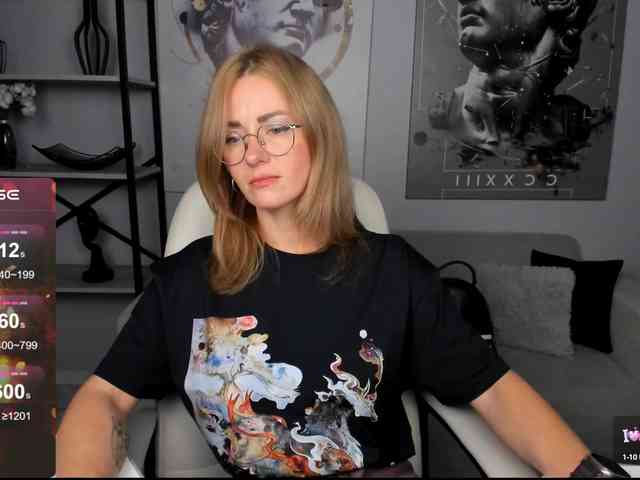FreyaFindomFitGoddess webcam