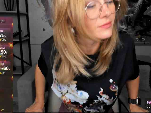 FreyaFindomFitGoddess webcam