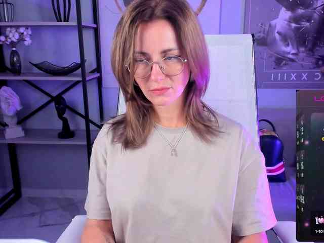 FreyaFindomFitGoddess webcam