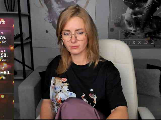 FreyaFindomFitGoddess webcam