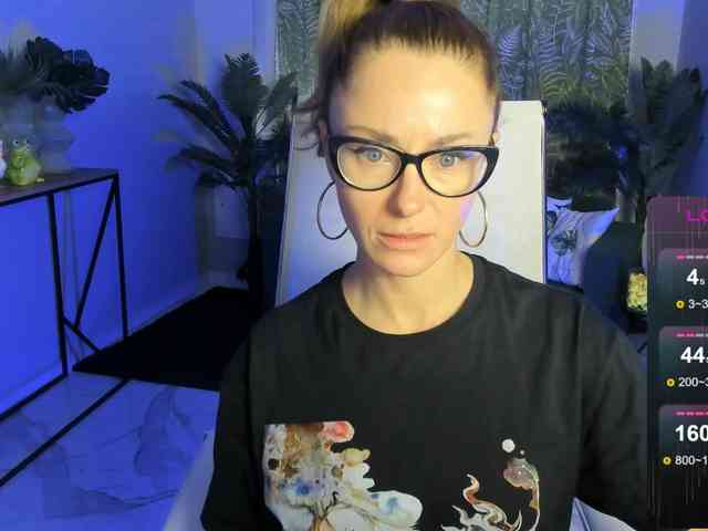 FreyaFindomFitGoddess webcam