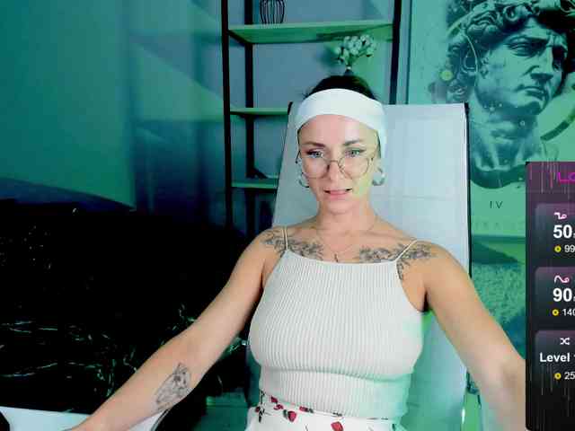 FreyaFindomFitGoddess webcam
