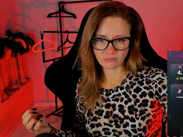 FreyaFindomFitGoddess webcam