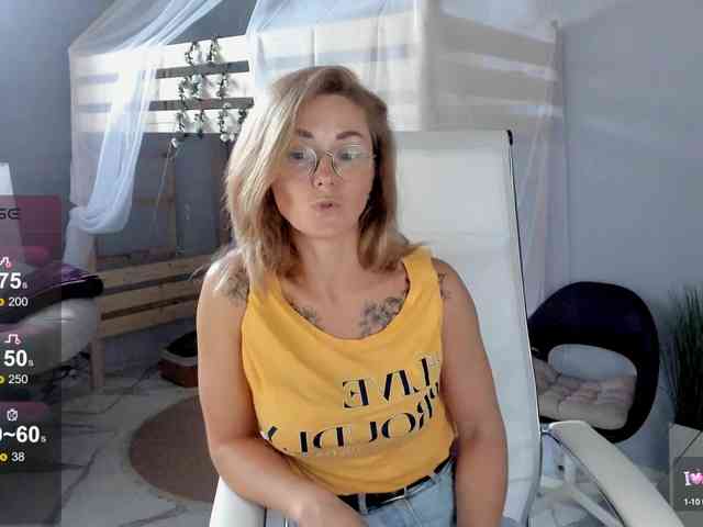 FreyaFindomFitGoddess webcam