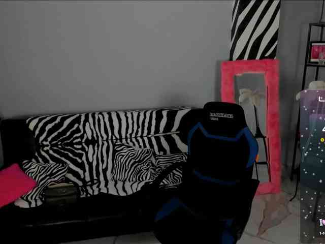 FreyaFindomFitGoddess webcam