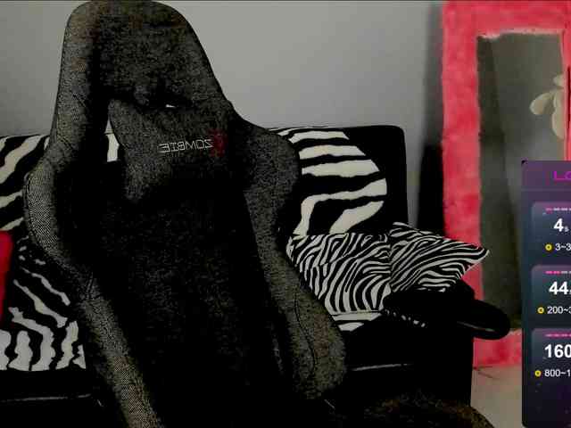 FreyaFindomFitGoddess webcam