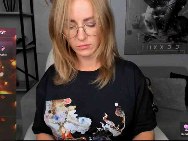 FreyaFindomFitGoddess webcam