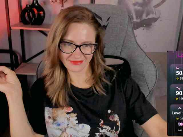 FreyaFindomFitGoddess webcam