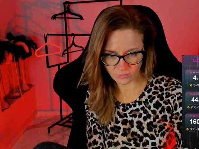 FreyaFindomFitGoddess webcam