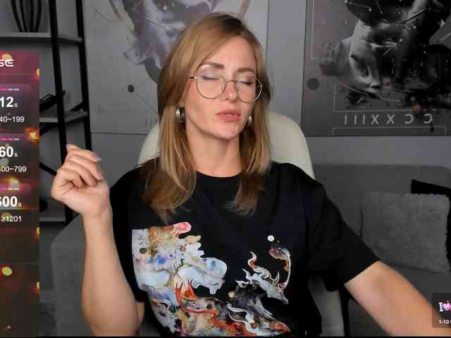 FreyaFindomFitGoddess webcam