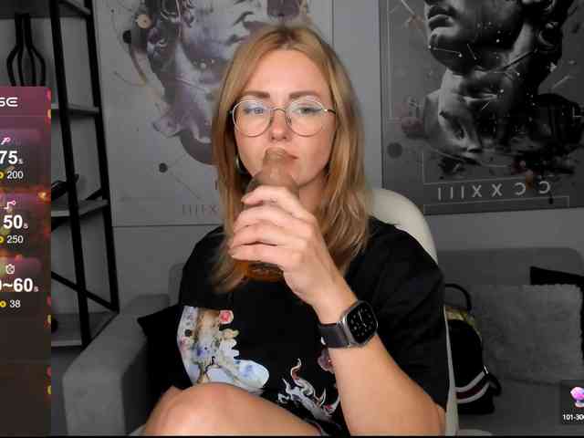 FreyaFindomFitGoddess webcam