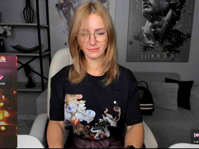 FreyaFindomFitGoddess webcam