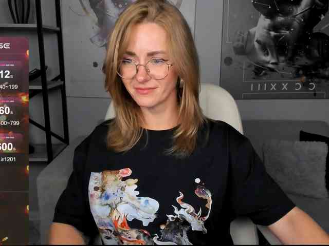 FreyaFindomFitGoddess webcam