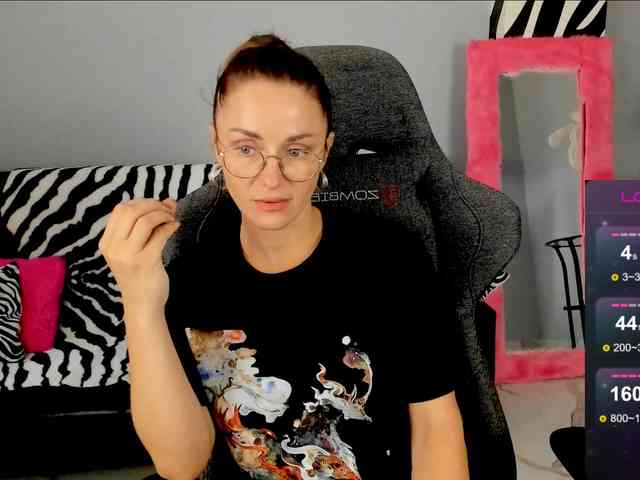 FreyaFindomFitGoddess webcam