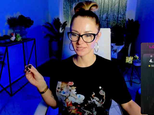 FreyaFindomFitGoddess webcam