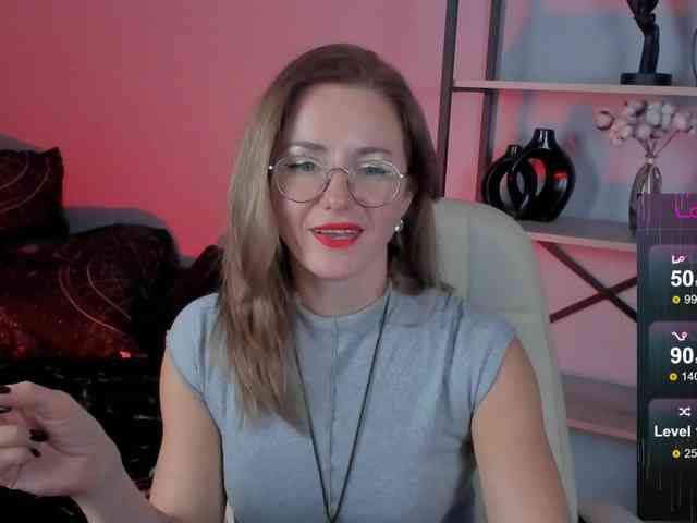 FreyaFindomFitGoddess webcam