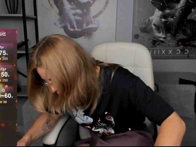 FreyaFindomFitGoddess webcam