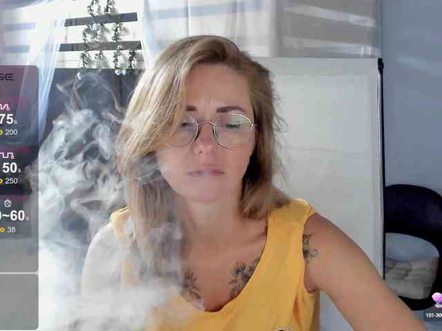 FreyaFindomFitGoddess webcam