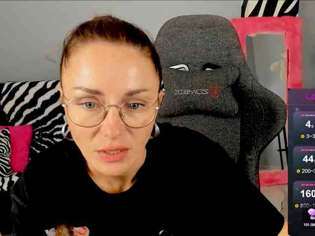 FreyaFindomFitGoddess webcam