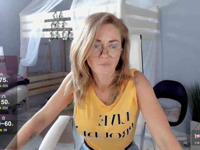 FreyaFindomFitGoddess webcam