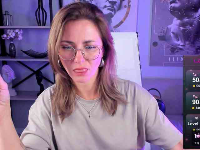 FreyaFindomFitGoddess webcam