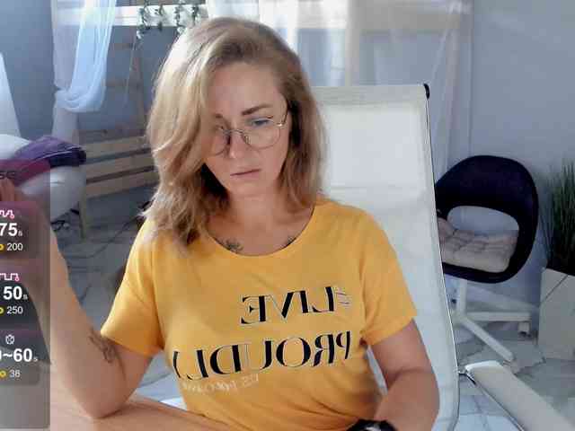 FreyaFindomFitGoddess webcam