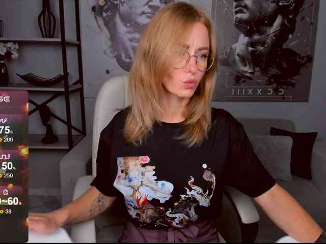 FreyaFindomFitGoddess webcam