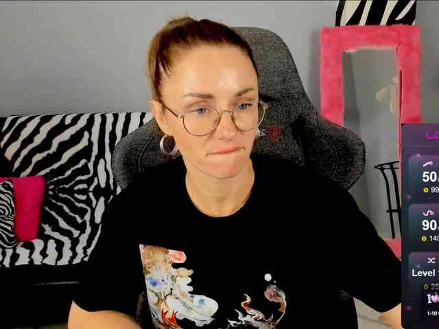 FreyaFindomFitGoddess webcam