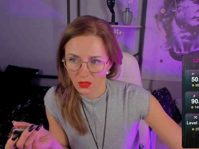 FreyaFindomFitGoddess webcam