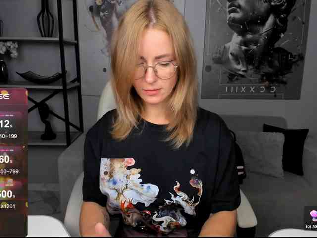 FreyaFindomFitGoddess webcam