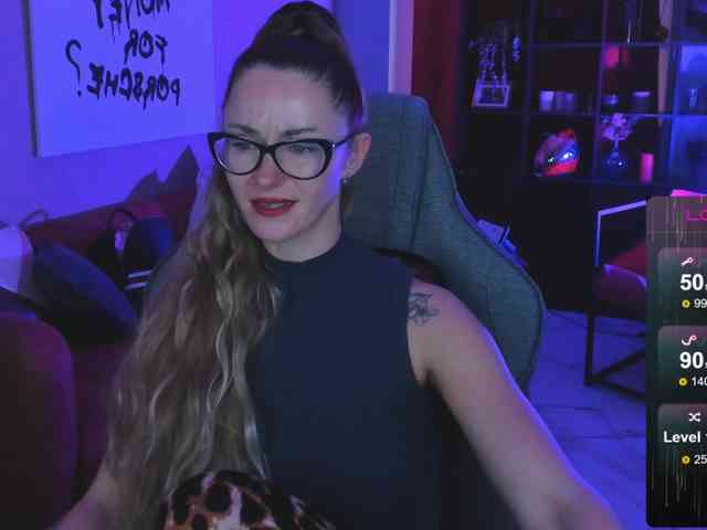 FreyaFindomFitGoddess webcam