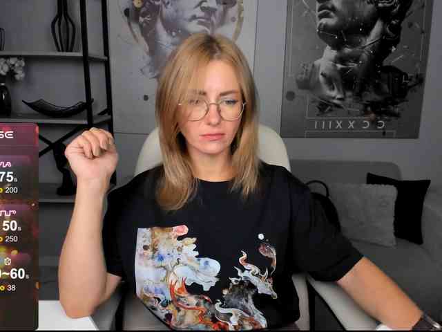 FreyaFindomFitGoddess webcam