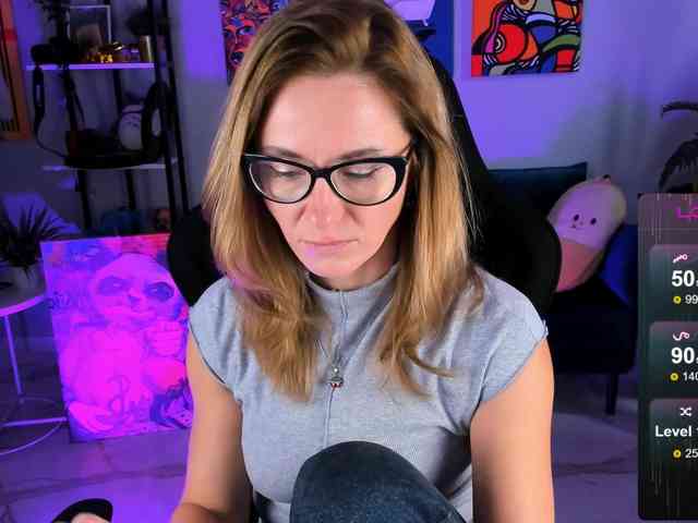 FreyaFindomFitGoddess webcam